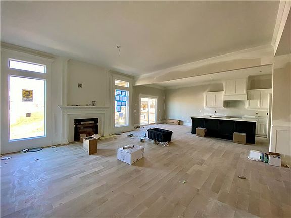2nd image of 10005 N Palmer Ave