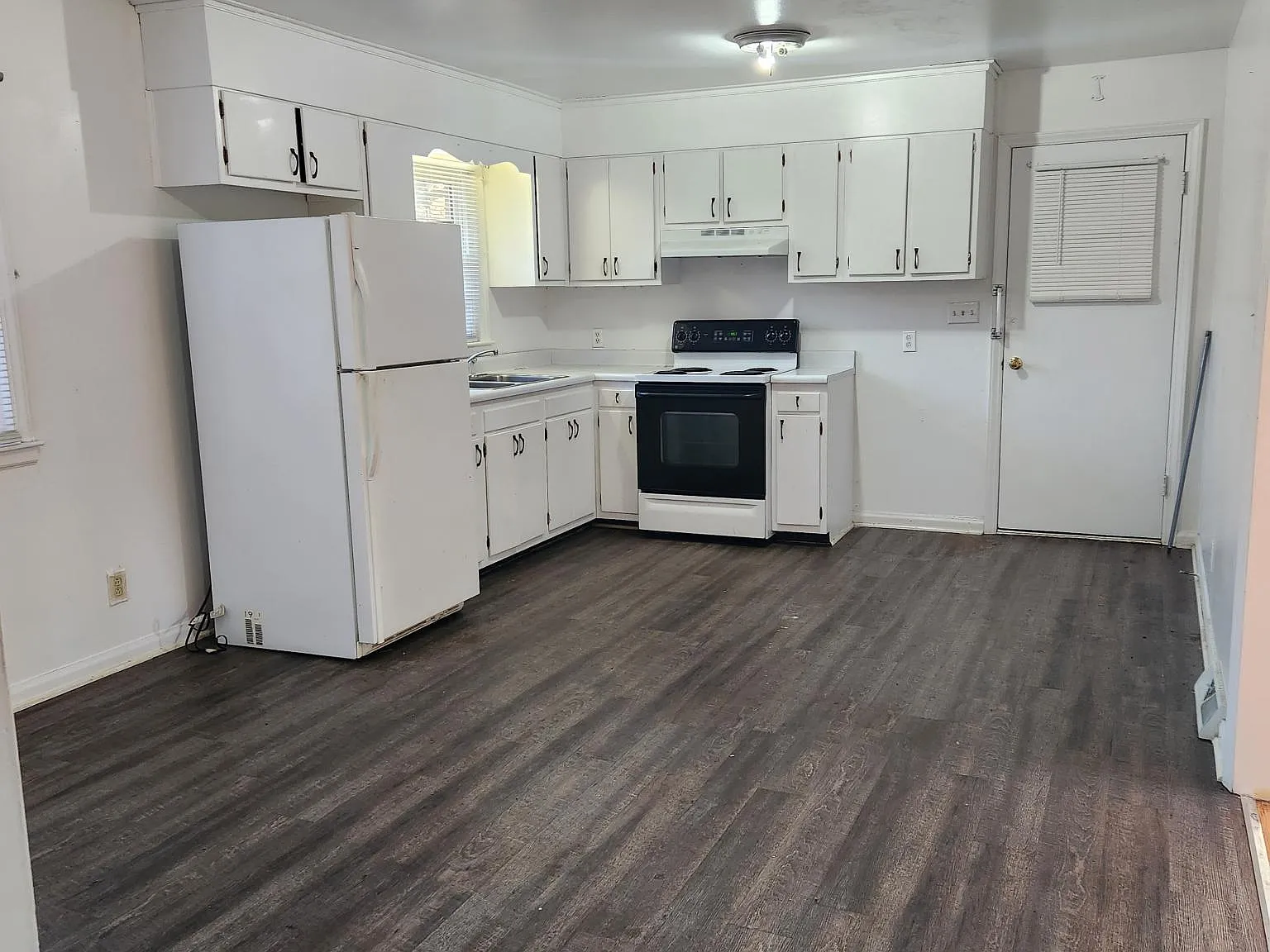 1321 N Lafayette St — Photo 2