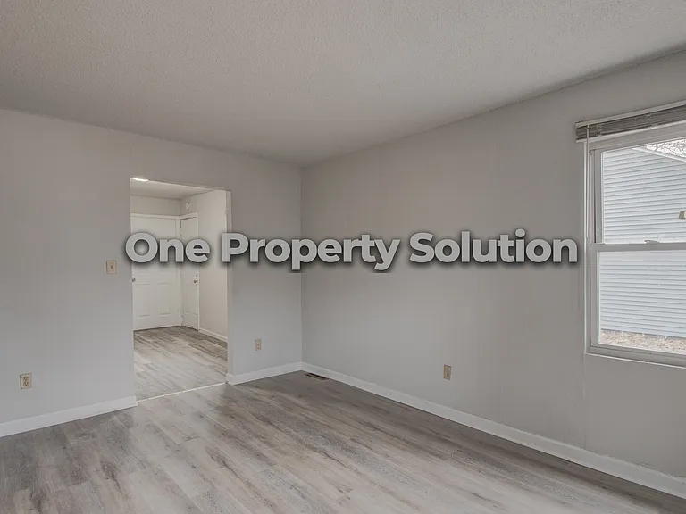 3942 Lincoln St — Photo 5