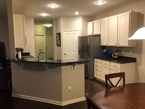 3rd image of 6925 Kinsale Ln