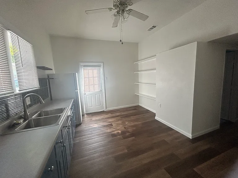 5611 Tremont St — Photo 16