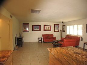 5th image of 2323 E Poinsettia Dr