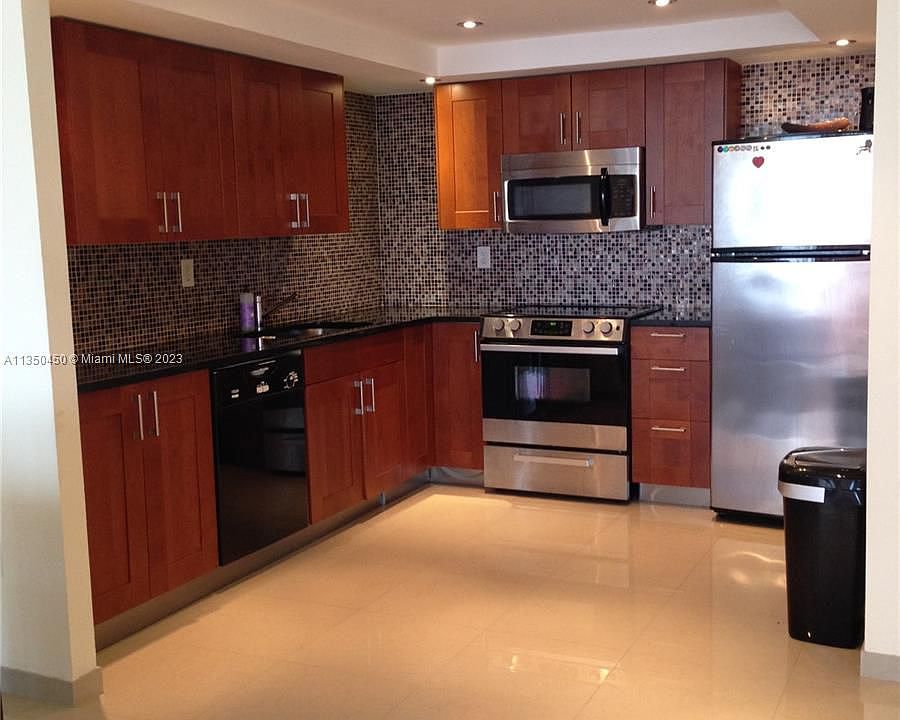 1st image of 18071 Biscayne Blvd APT 1003