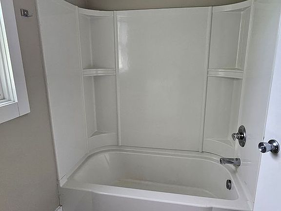 4th image of 714 Jefferson Ave #718