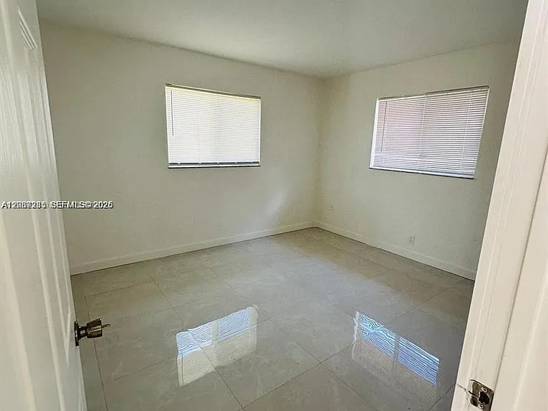 2620 NW 14th Ct — Photo 7