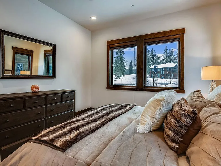 10137 Corrie Ct — Photo 14