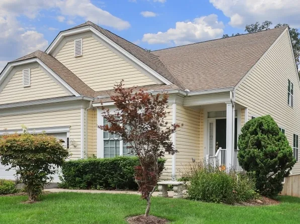 112 Stone Manor Dr, Franklin Twp., NJ 08873