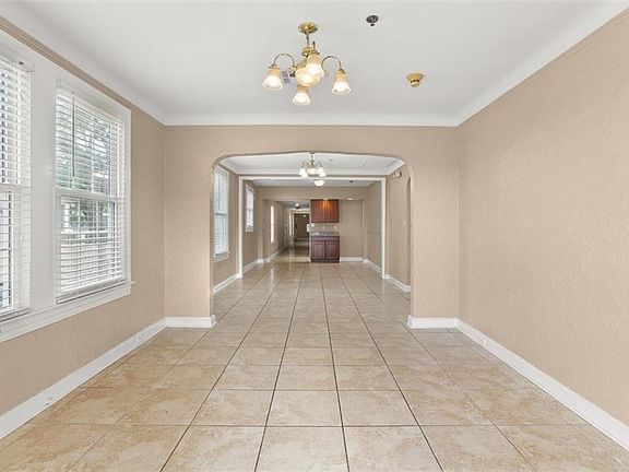 4th image of 645 Saint George Ave
