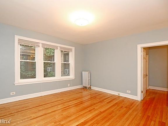 3rd image of 4216 N Clark St #42241
