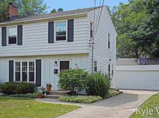 1139 Eastwood Ave SE, East Grand Rapids, MI 49506