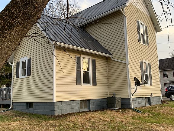 4th image of 224 W Washington St