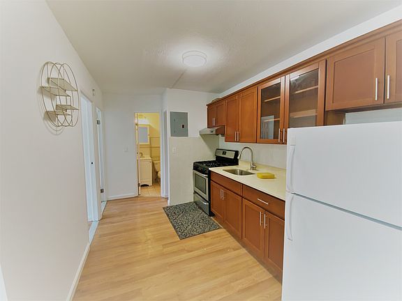 5th image of 200 Bowery APT 2C