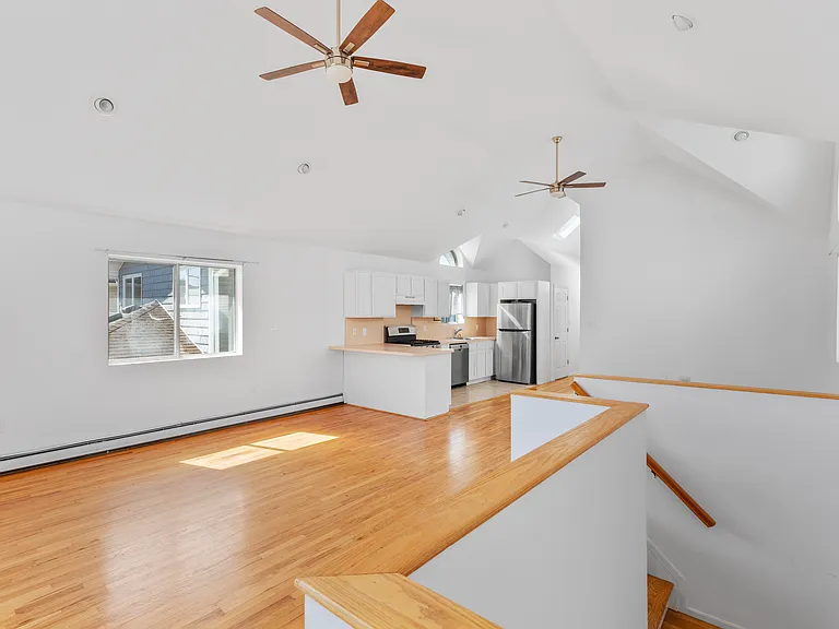 715 E Walnut St #2 — Photo 5