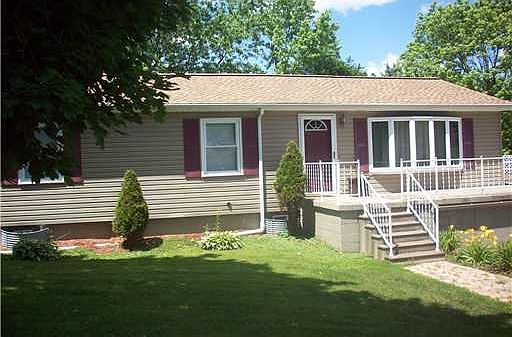 1st image of 132 E Iris Ln