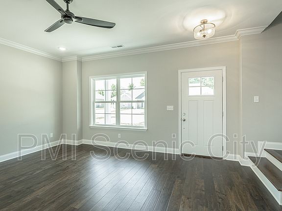 5th image of 579 Bellingham Dr NE