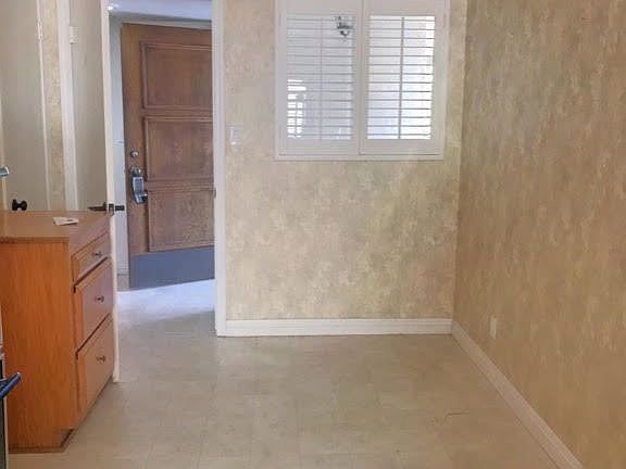 2nd image of 5919 Glade Ave