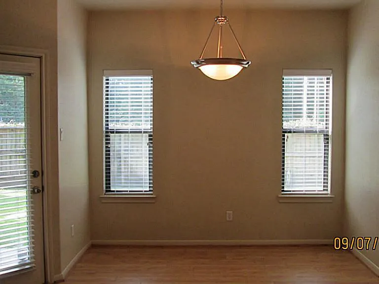 5202 Brinkman Ct — Photo 10