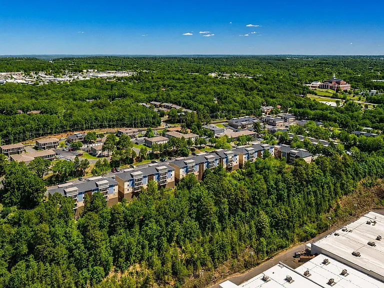Residences at Overlook — Photo 43