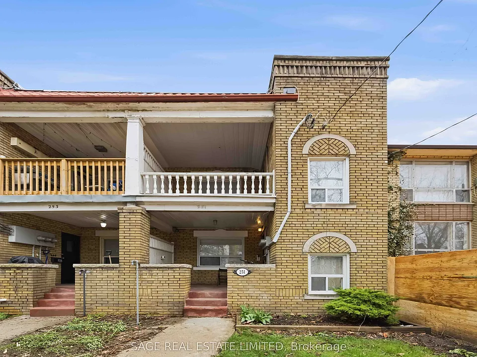 251 High Park Ave #MAIN FLOOR