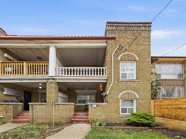 251 High Park Ave, Toronto, ON M6P 2S5
