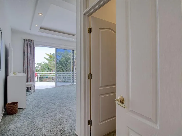 131 Sands Point Dr — Photo 28