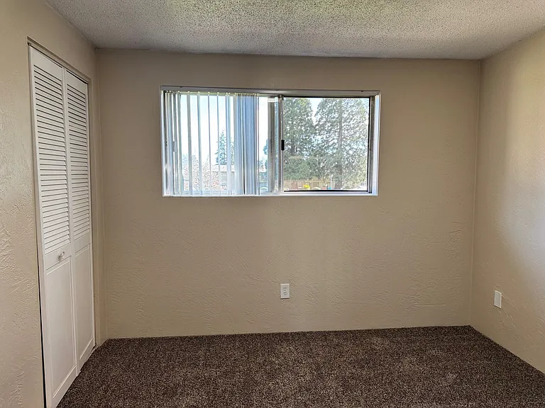 Gateway Village Apartments — Photo 27