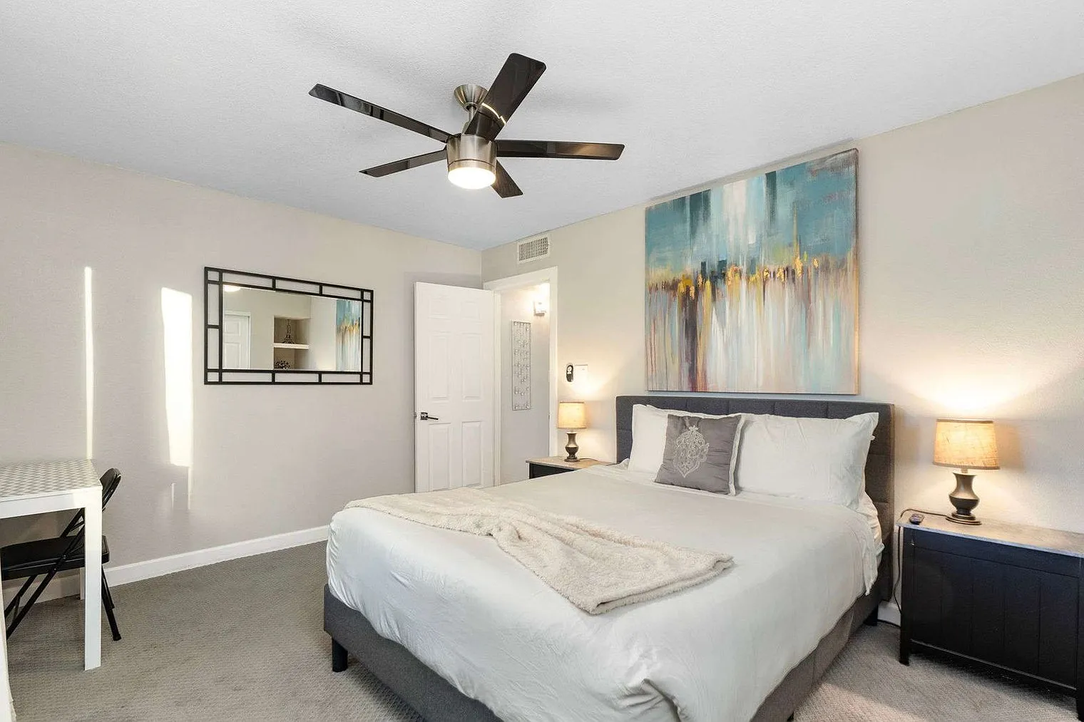 3 bed, 2.0 bath, 2088 sqft, $5,720 — Photo 4