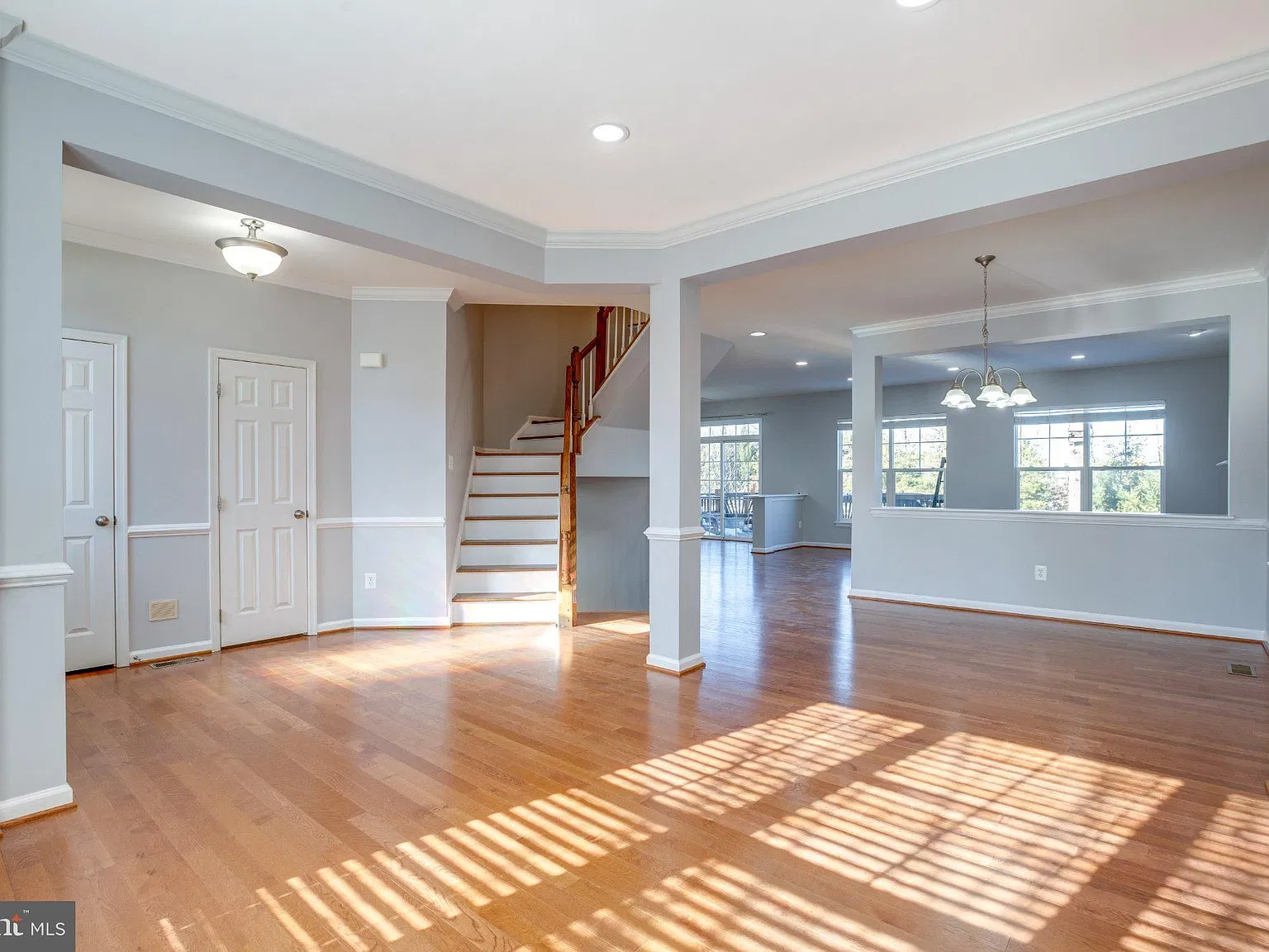 4 bed, 4.5 bath, 3550 sqft, $4,000 — Photo 4