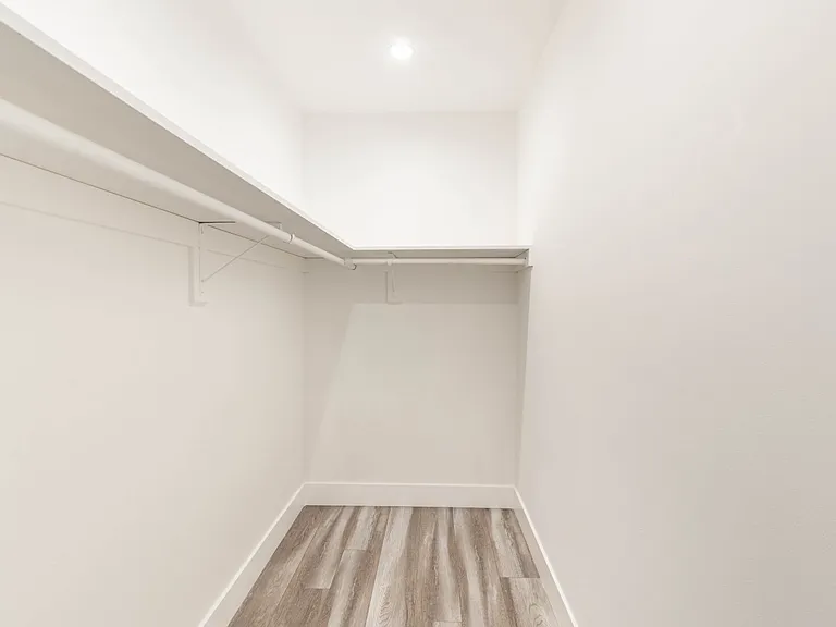 6633 Costello Ave — Photo 11
