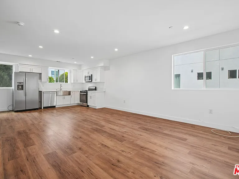 6334 1/2 Beck Ave — Photo 4