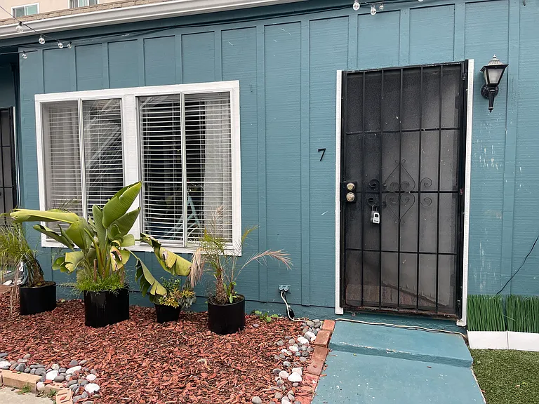 2247 Brant St #7 — Photo 1