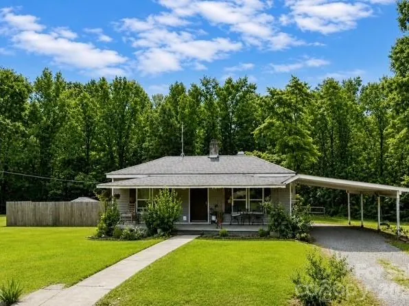 6955 Sandhill Rd, Kershaw, SC 29067