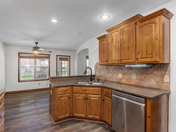 4th image of 434 N Bonda Way