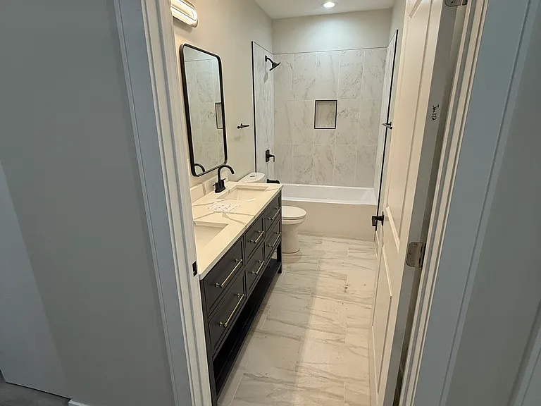 2933 W Lexington St #1 — Photo 6