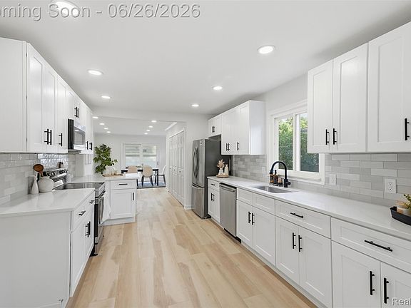 3rd image of 27320 Delton St