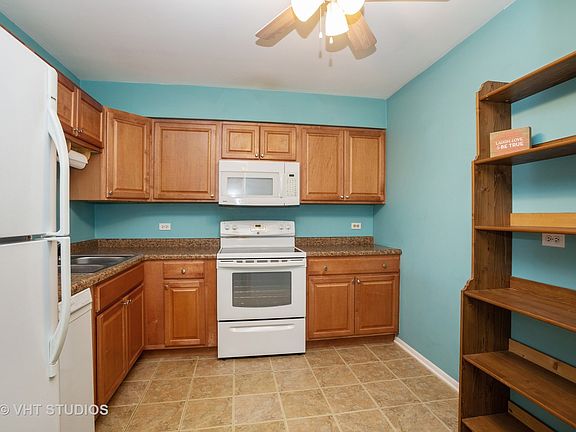 4th image of 1295 N Sterling Ave Unit 206
