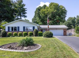 104 Blue Fields Rd, Blue Ridge Manor, KY 40223