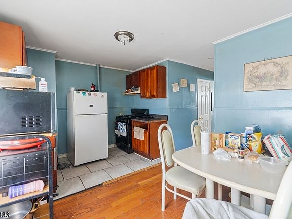5th image of 86 Highland Ave