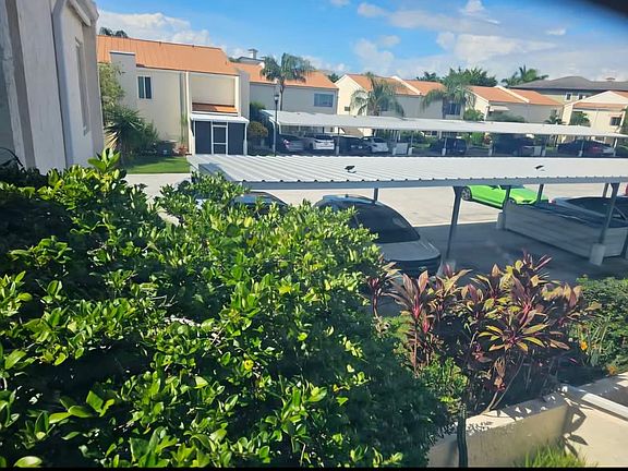 5th image of 8705 Cove Ct #8705