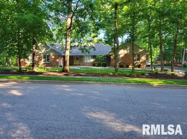 341 W Ravinwoods Rd, Peoria, IL 61615