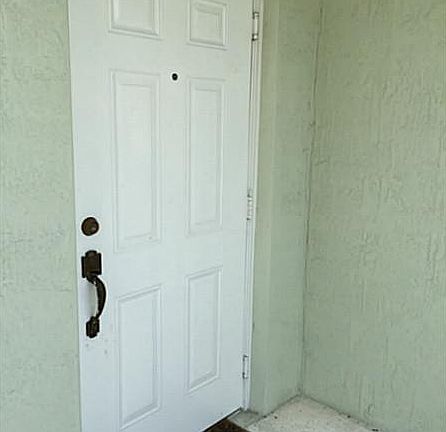 3rd image of 378 NE 25th Pl Unit 201