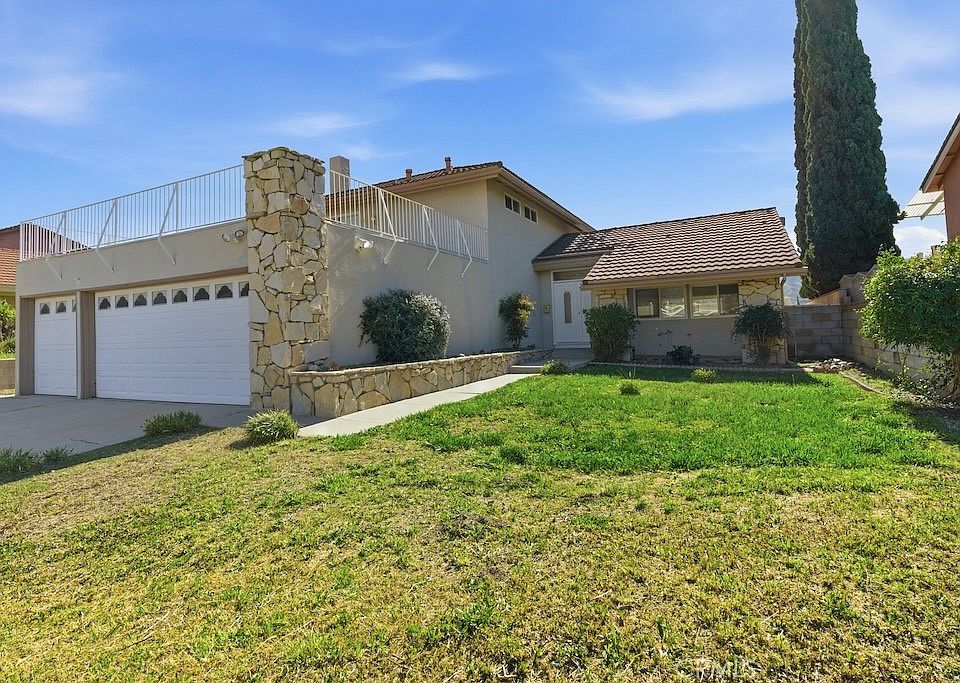 1st image of 29166 Flowerpark Dr