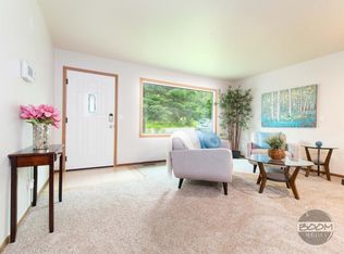 6857 Whitehall St, Anchorage, AK 99502