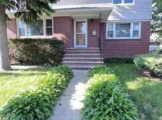 74 Mountain View Pl, Newark, NJ 07106
