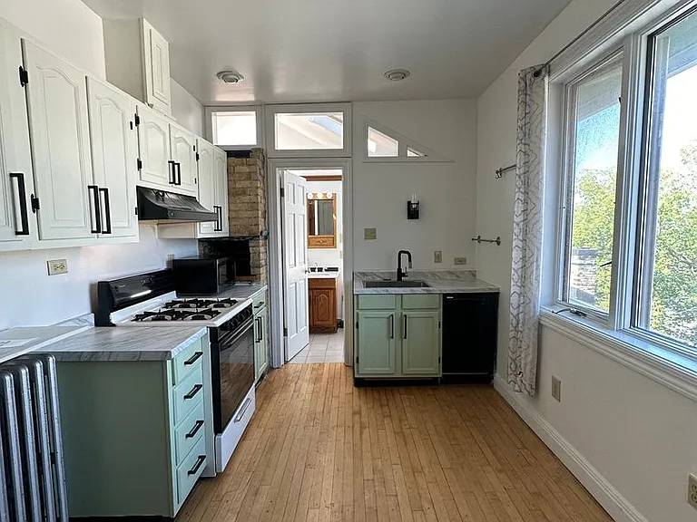 1531 N Jackson St — Photo 12