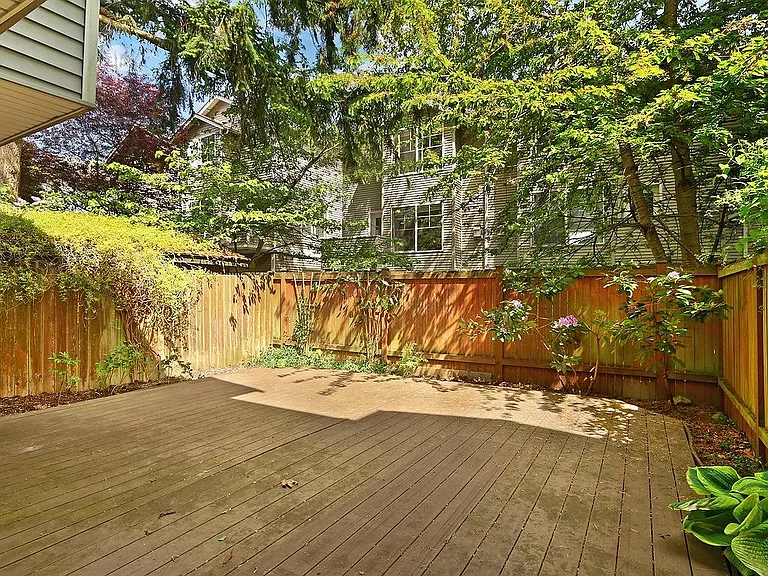 8524 Midvale Ave N #B — Photo 2