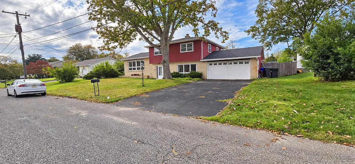 3 bed, 2.5 bath, 2856 sqft, $5,500 — Photo 1