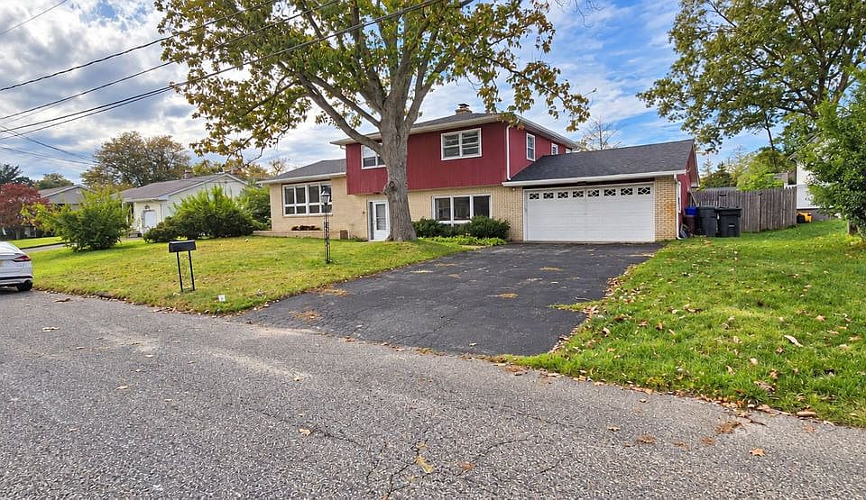 1st image of 412 Meredith Ln