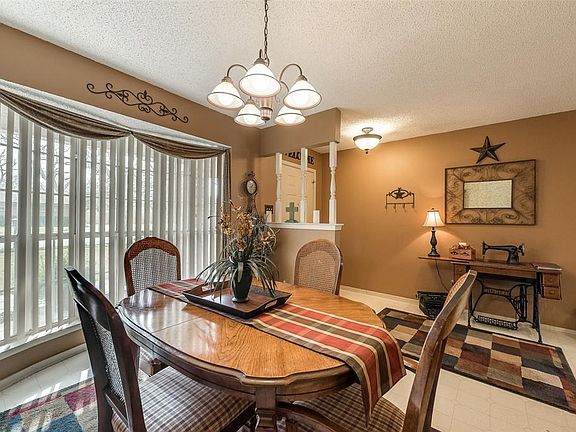 5th image of 1715 Pecan Park Dr