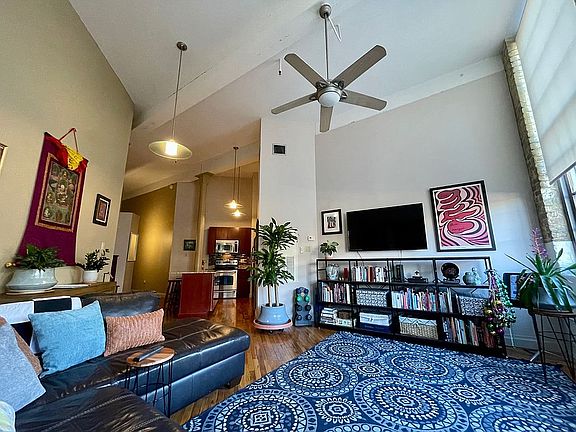 3rd image of 920 Poeyfarre St APT 348